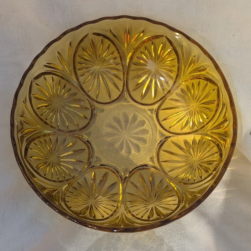 Vintage Anchor Hocking Star and Cameo Medallion Yellow Amber Glass Serving Bowls